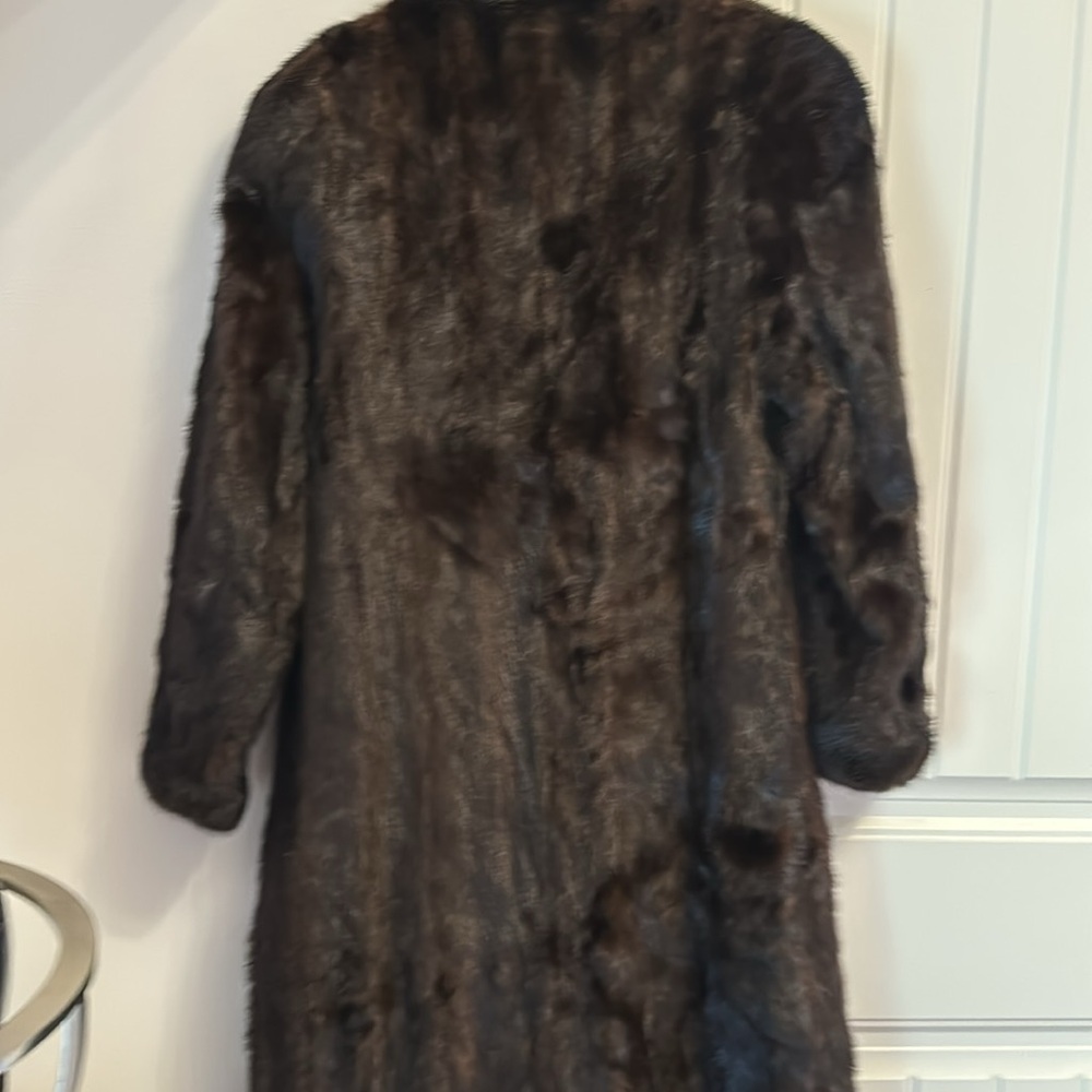 Full length vintage genuine natural mink coat.
Size 10 - Picture 2 of 8